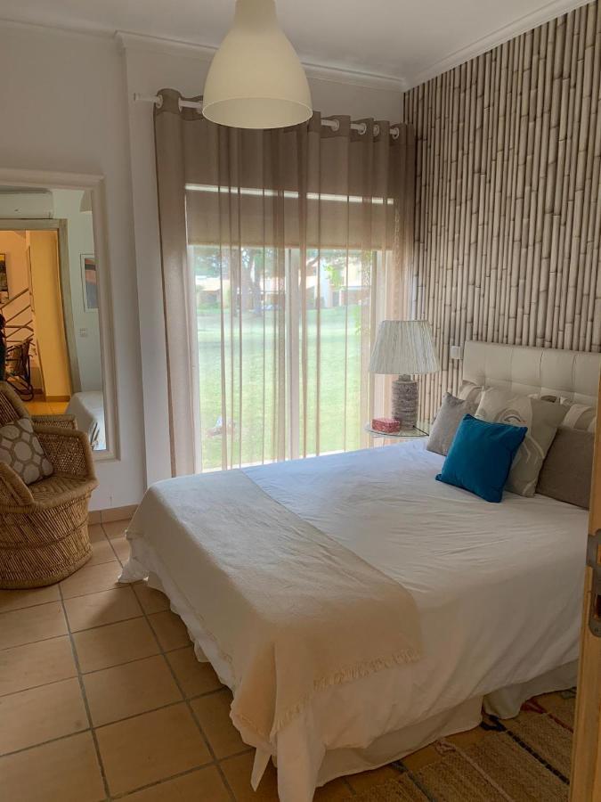 Casa De Ferias Com Piscina - Condominio Vilamouratenis ภายนอก รูปภาพ